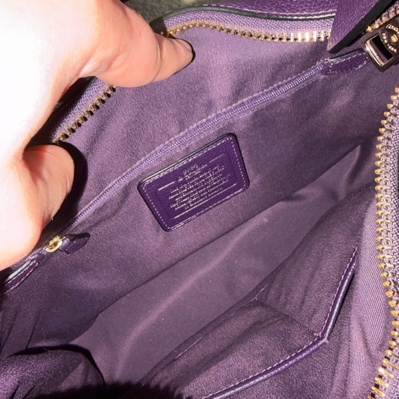 Coach Plum Leather Hobo Bag with Gold Details - Picture 4 of 5